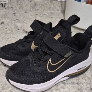 Nike Kids Black and Gold Sneakers
